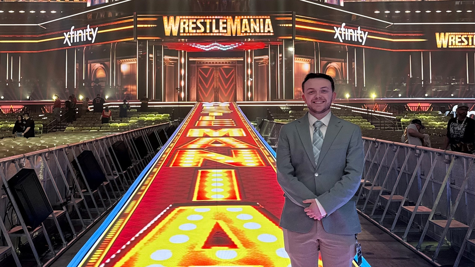 Graduado em Escrita Criativa Escreve para o WWE NXT